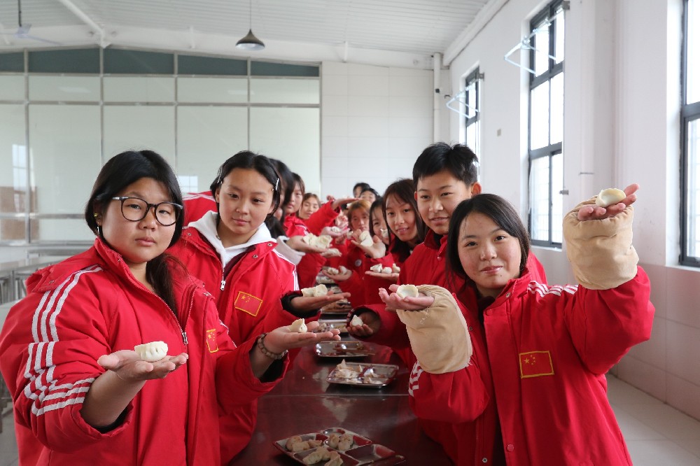 冬至暖情，饺香满园｜少室山武术学校这场冬日盛宴太暖心！